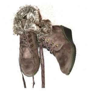 Cute Wedged Boots For Winter